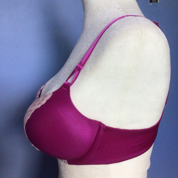 Victoria’s Secret Bombshell Plunge Bra with Lace Overlay - Picture 5 of 7